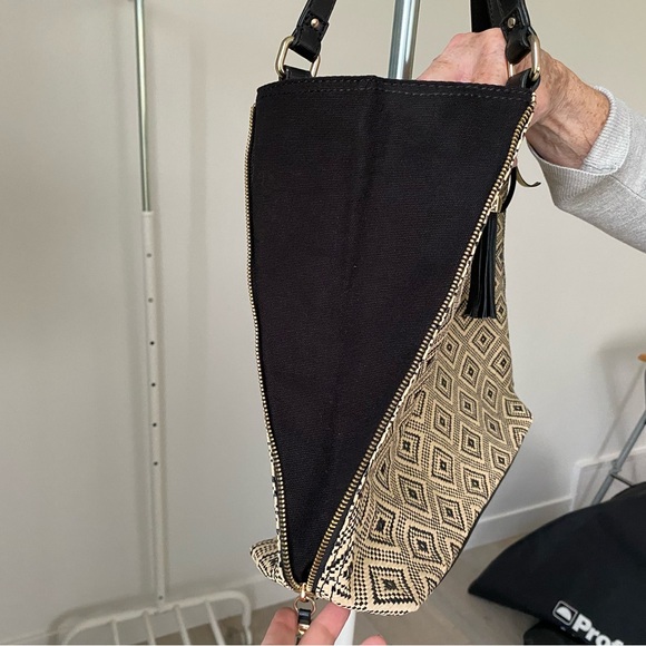 The Switch Bag in Diamond Raffia - Picture 5 of 16